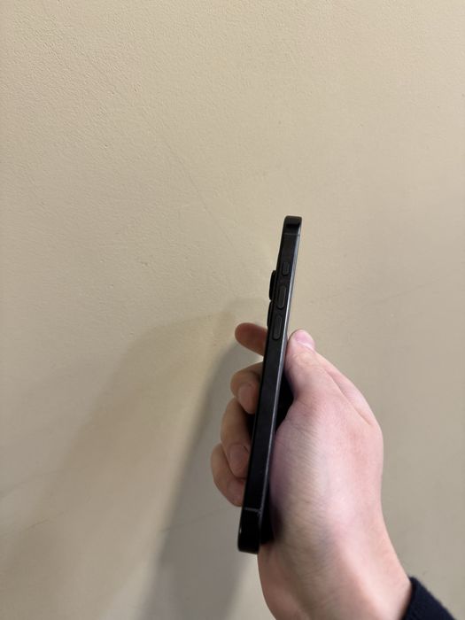 Б/у Iphone 16 Pro 128 Black Titanium (115ц заряду) ідеальний стан
