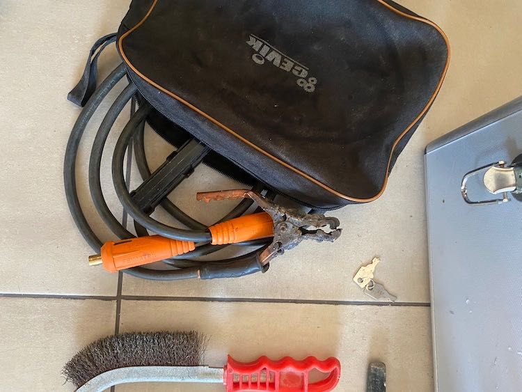 Conjunto soldar Cevik Evolution 160A + extras