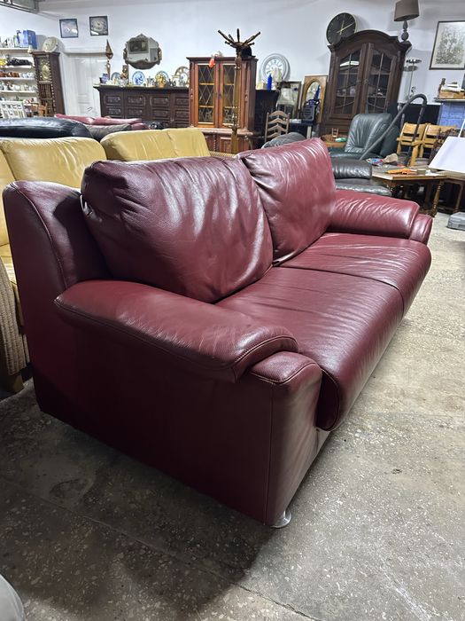 Дивани шкіряні.