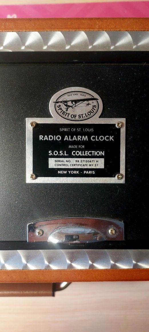 Радіо, годинник, будильник.