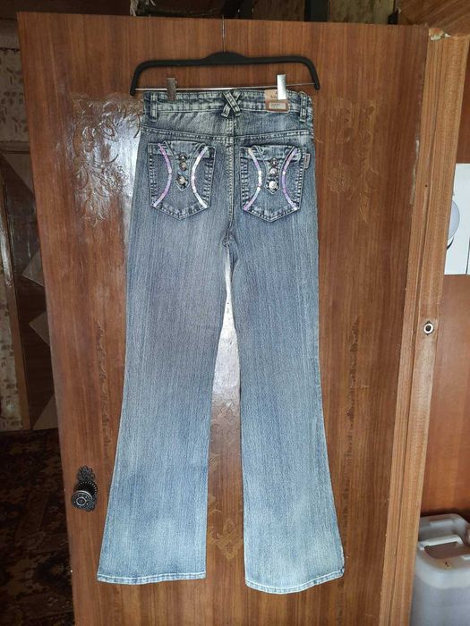 Джинсы женские молодежные стильные стрейч