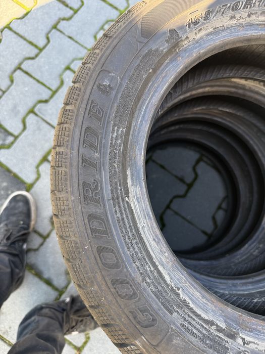 Opony zimowe 155/70r13  stan Bardzo dobry