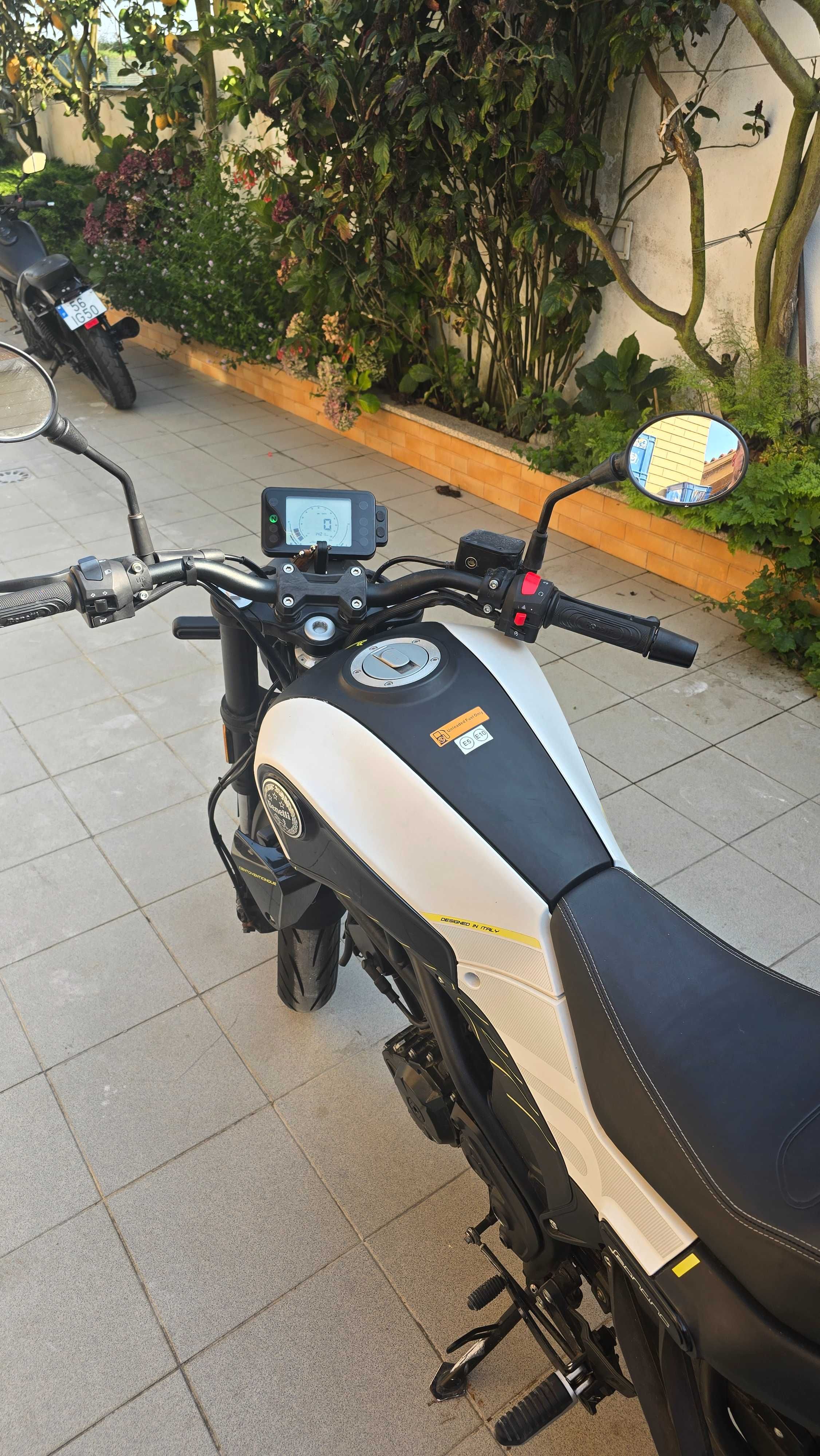 Benelli 125 leoncino