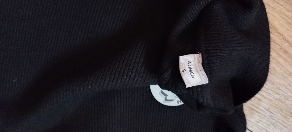 Sweter półgolf czarny