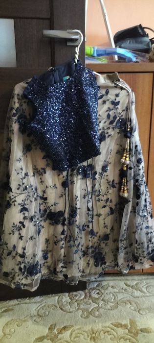 Гарна сукня для дівчинки