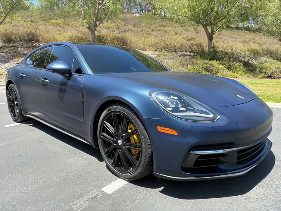 Porsche Panamera      2018