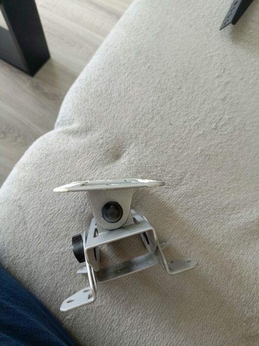 Uchwyt na tv na ścianę 16cm