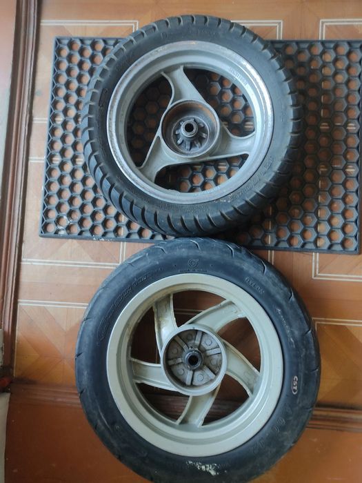 Колесо,диск,резина на скутер -10,12,13 д .