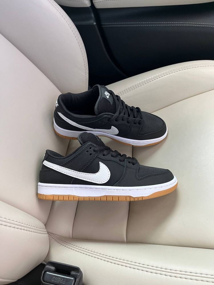 Nike Dunk SB Black Gum