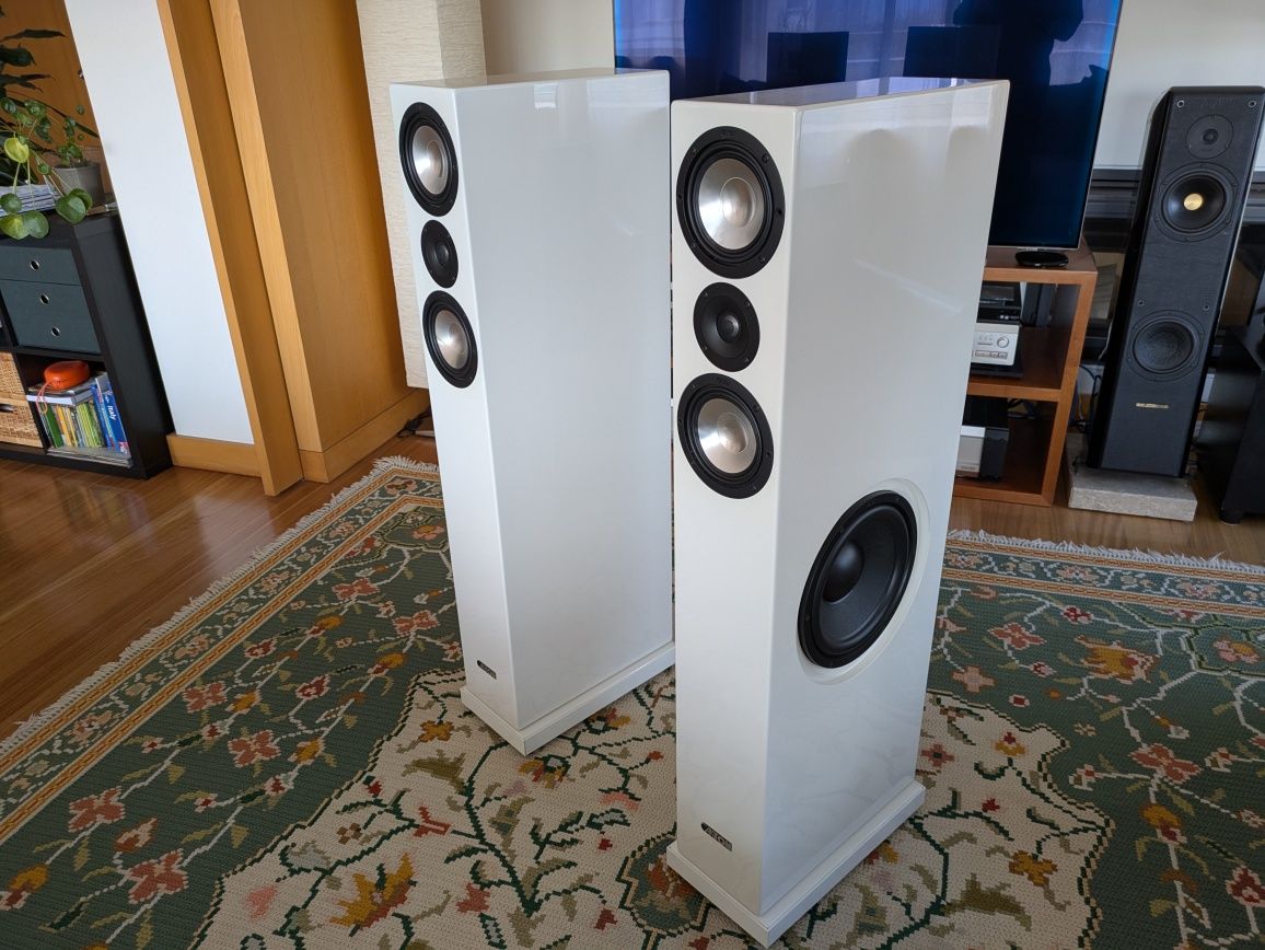Colunas Canton Karat 790DC