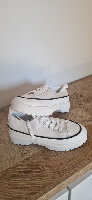 Sprzedam trampki nowe