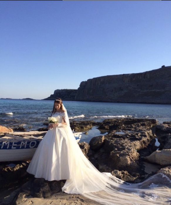 Весільна сукня