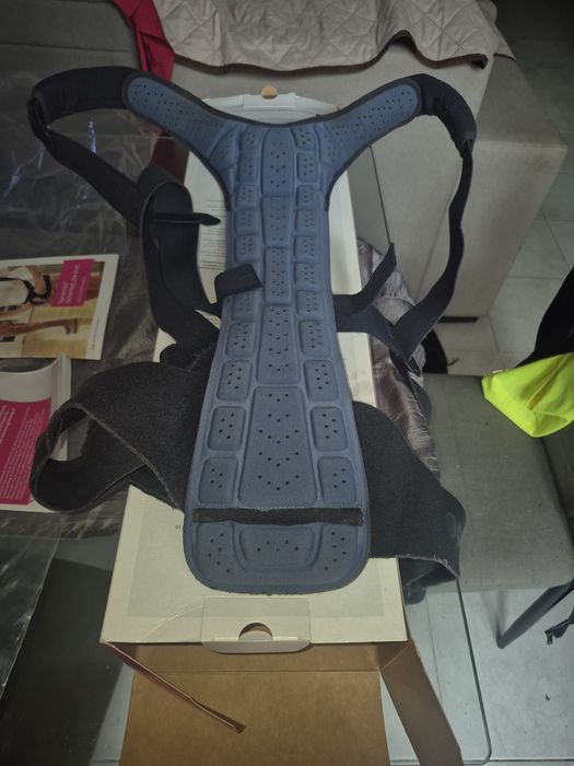 Corretor de coluna cervical  e toraxico