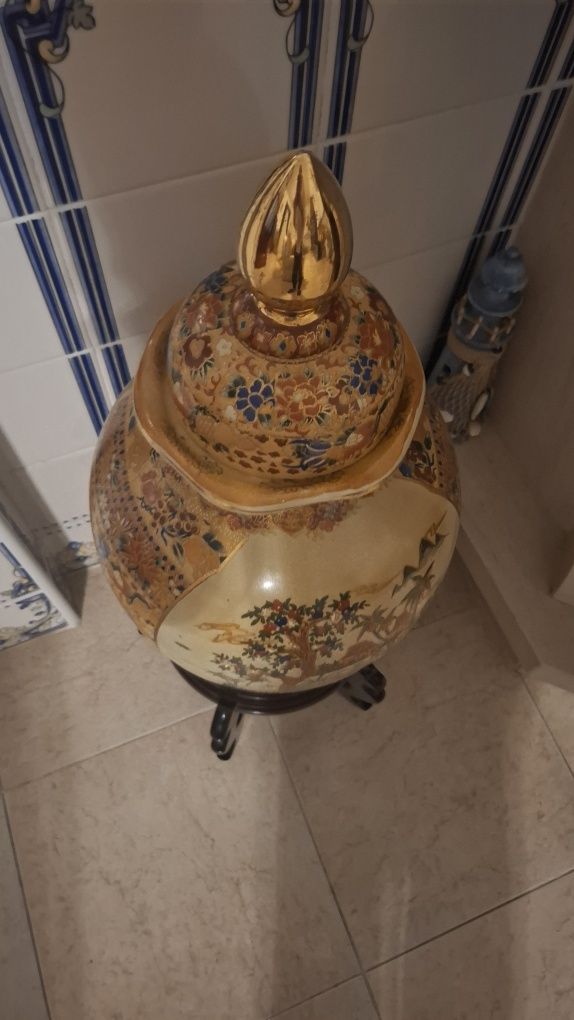 Jarrão com suporte