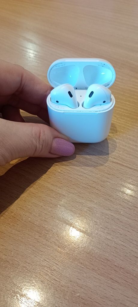 Apple AirPods 2 białe słuchawki bezprzewodowe 2 gen