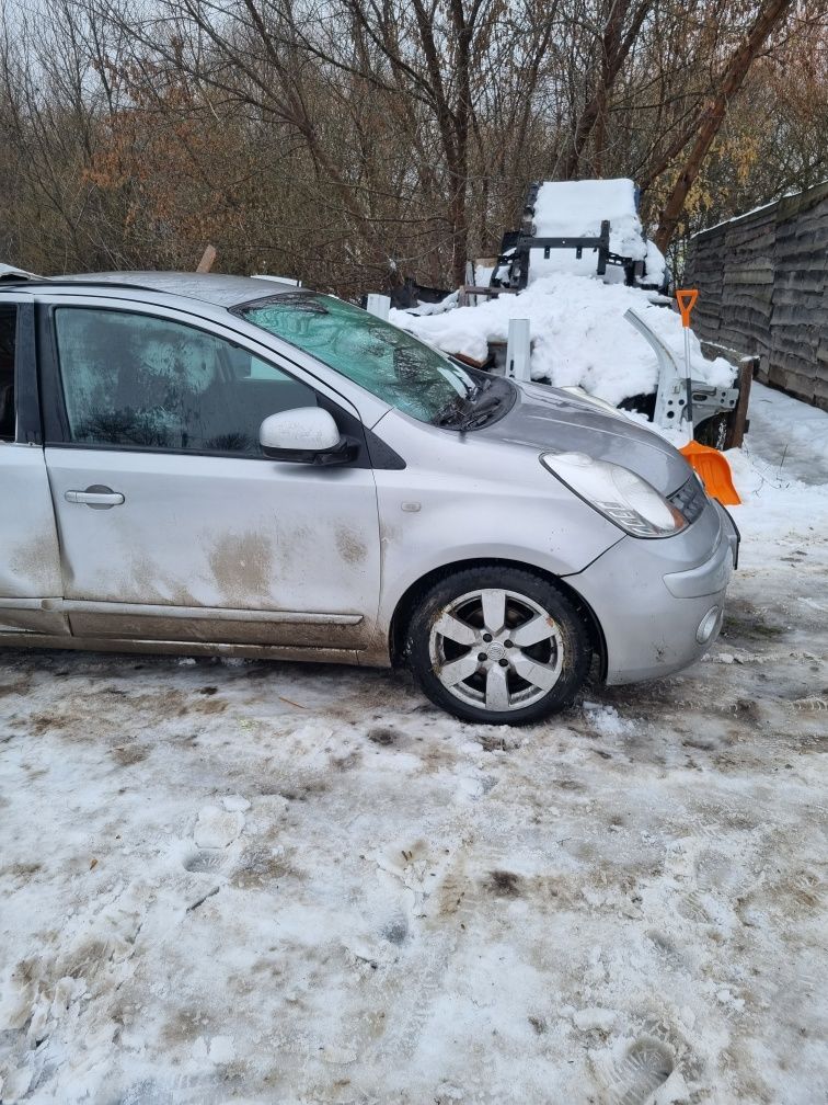 Nissan note.розборка