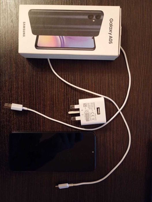Продам смартфон Galaxy A05 (неробочий екран)