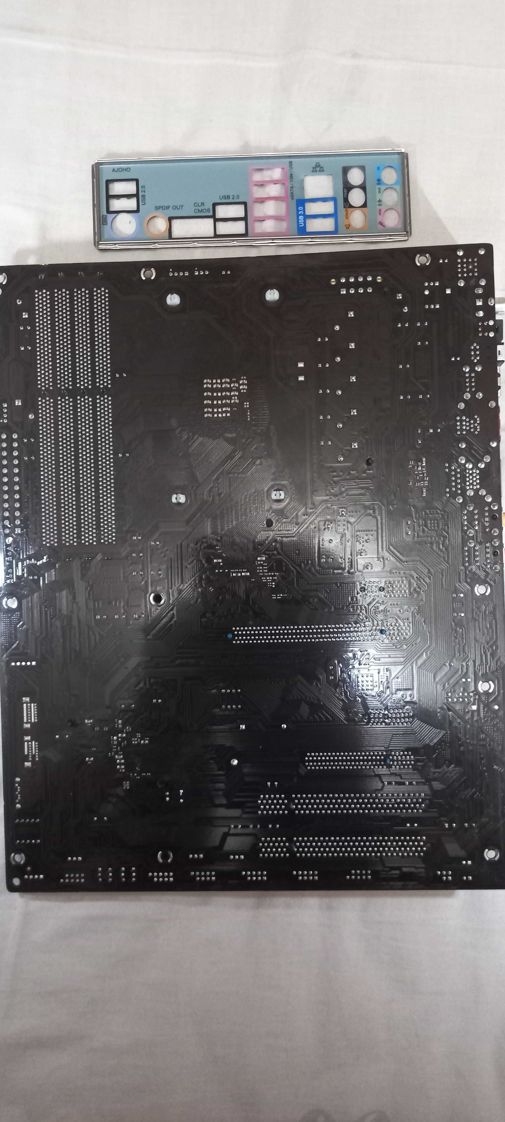 AsRock 870 Exstreme3 sAM3 + Phenom x 6  3400Mhz