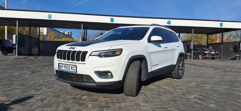 Продам авто Jeep Cherokee