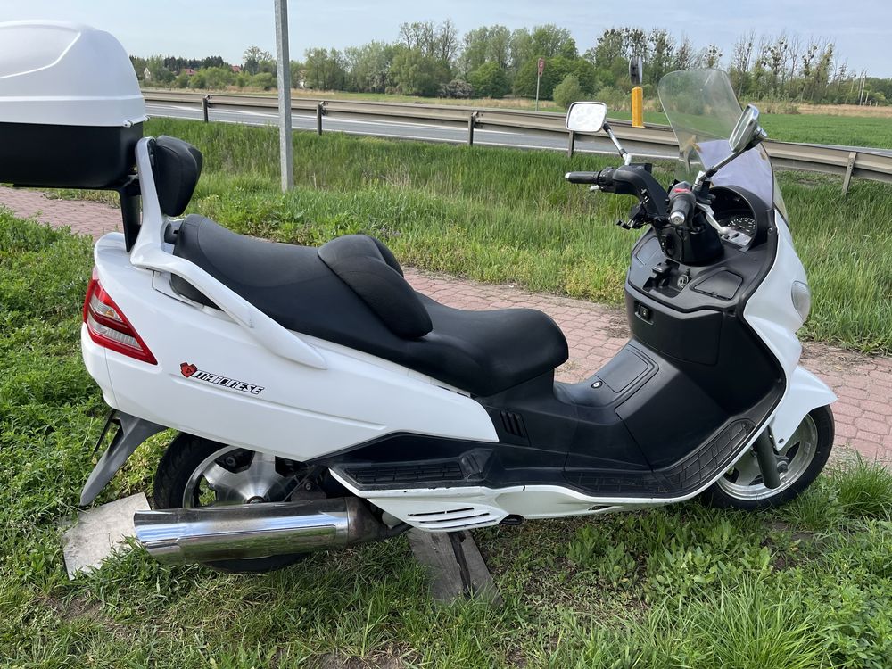 Suzuki Burgman 400