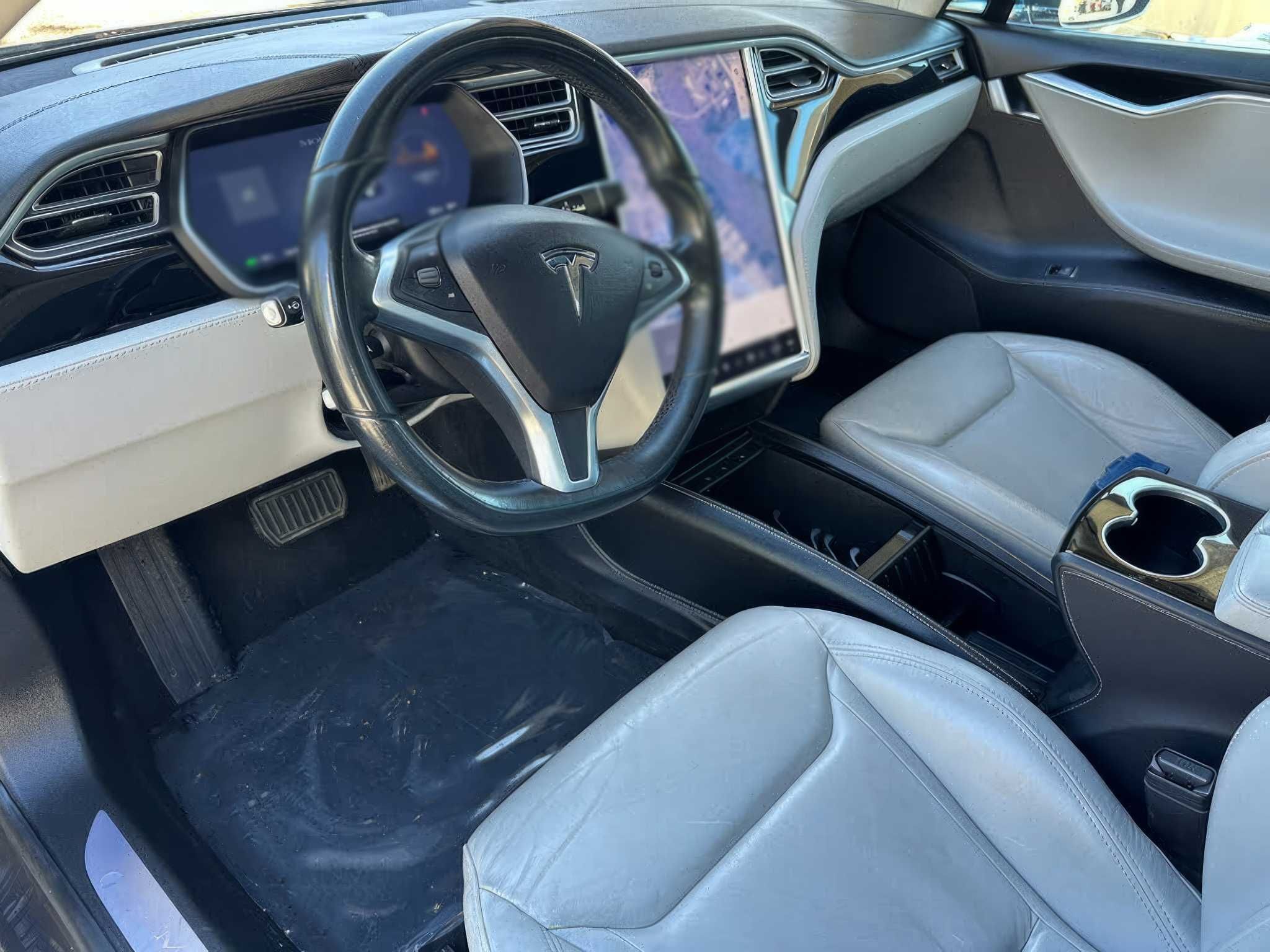 2015 Tesla Model S 70D