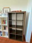 Estante de quadrados IKEA (cor madeira escura)