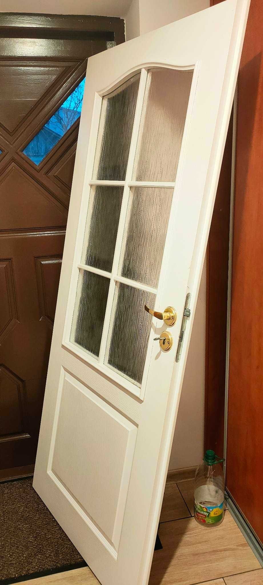 Drzwi wewnętrzne białe 80'