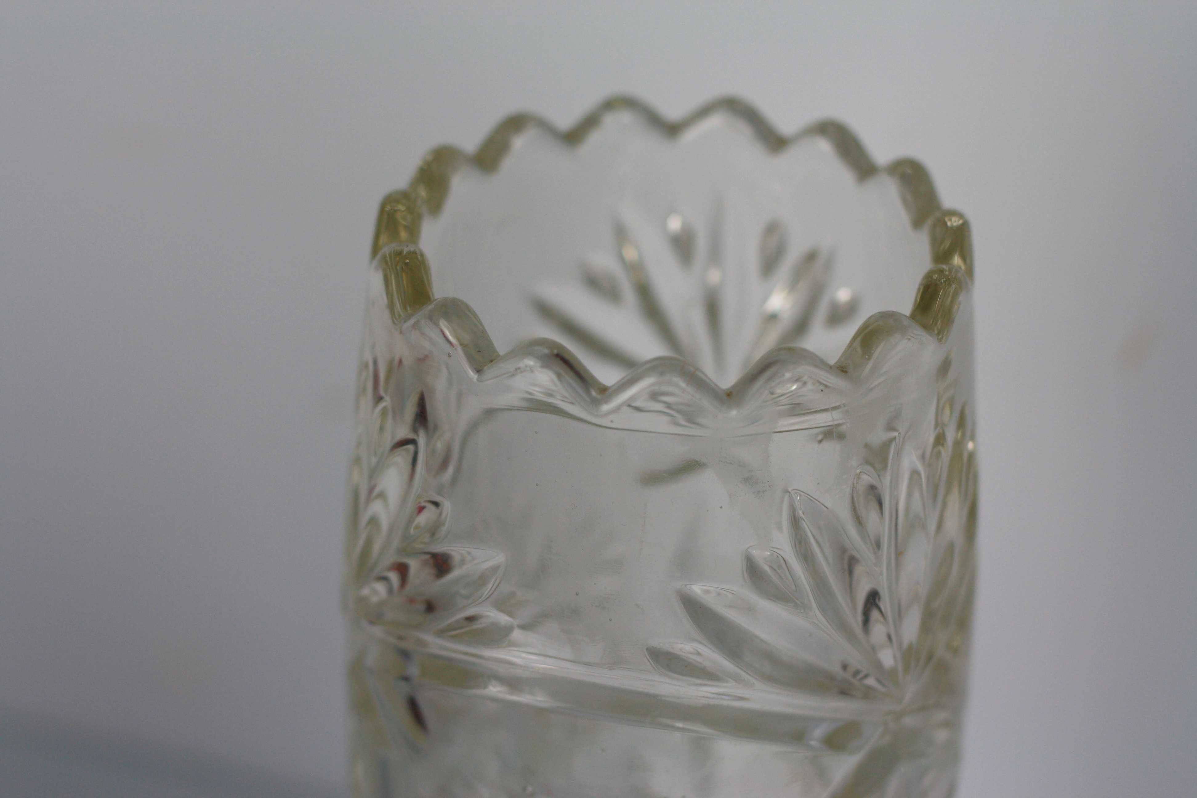 Wysoki szklany wazon PRL ala kryształ