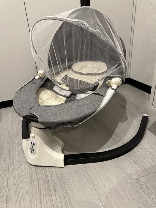 Заколисуючий центр для немовлят гойдалка торг