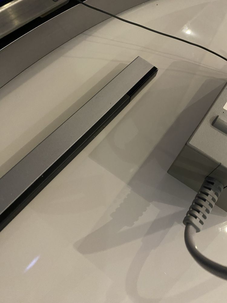 Nintendo Wii branca + 5 jogos + 5 comandos + HDMI + acessórios