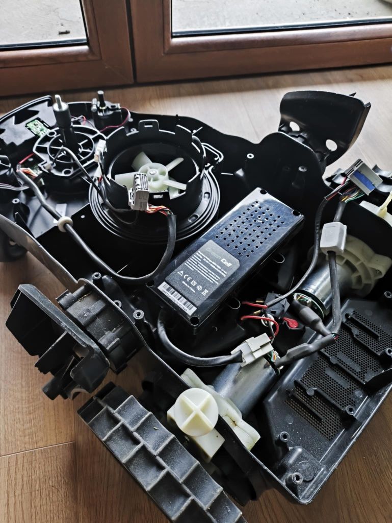 Robot koszacy kosiarka automatyczna Bosch Indego  500 do 1200m2