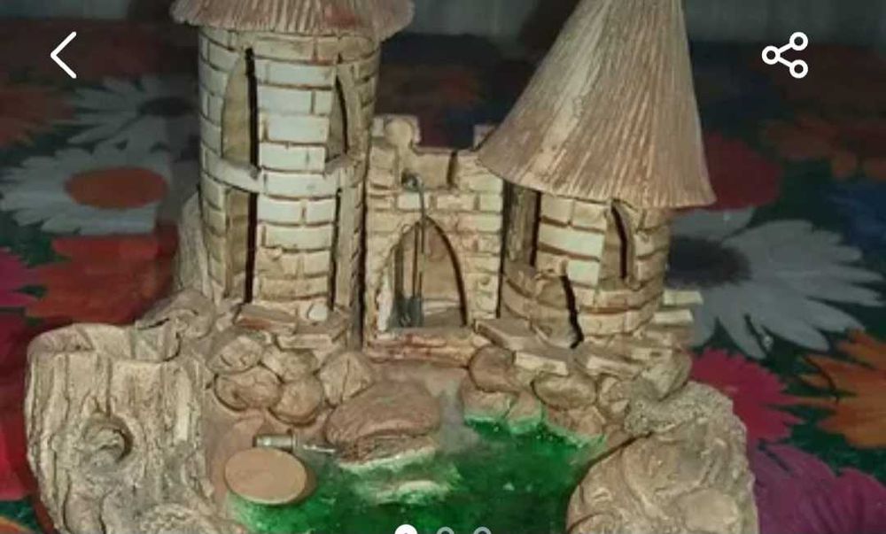 Замок в акваріум