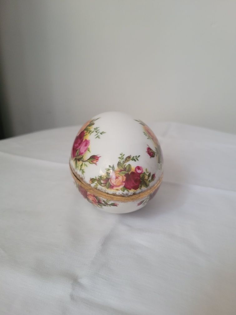 Jajko puzderko Royal Albert róże porcelana