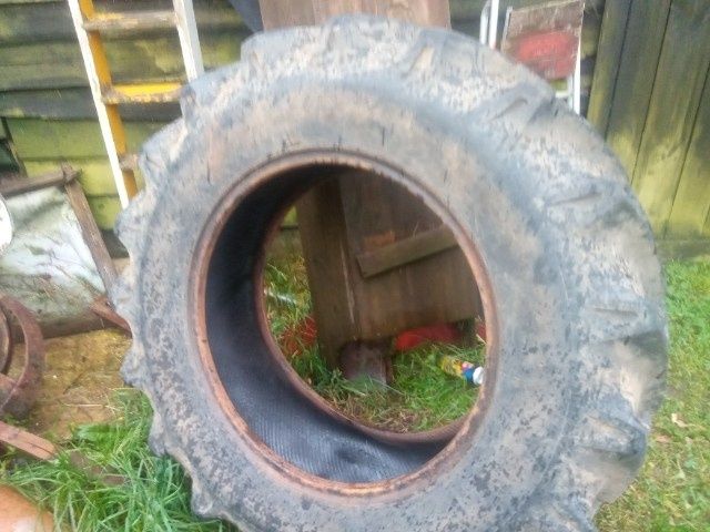 Sprzedam opony do ciągnika Ursus 360