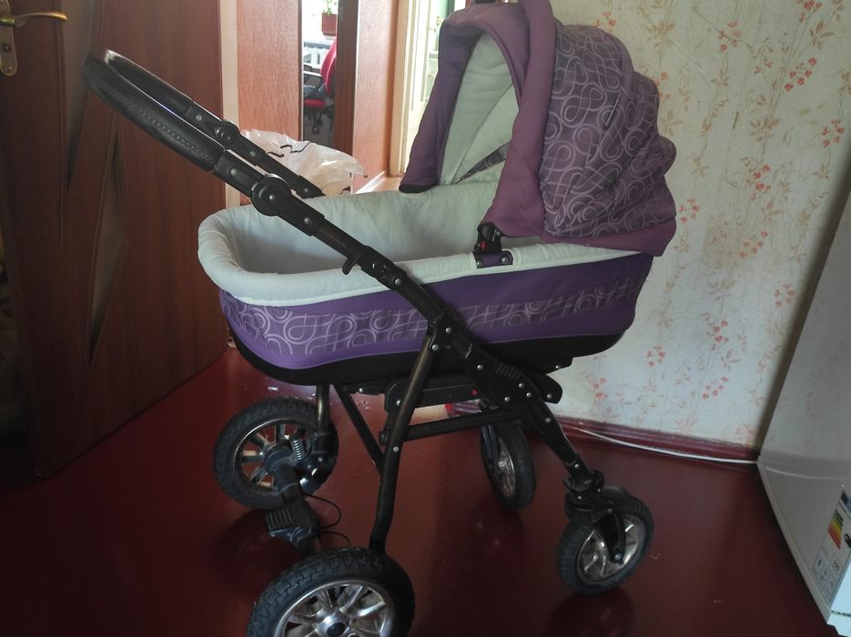 - Коляска дитяча.
