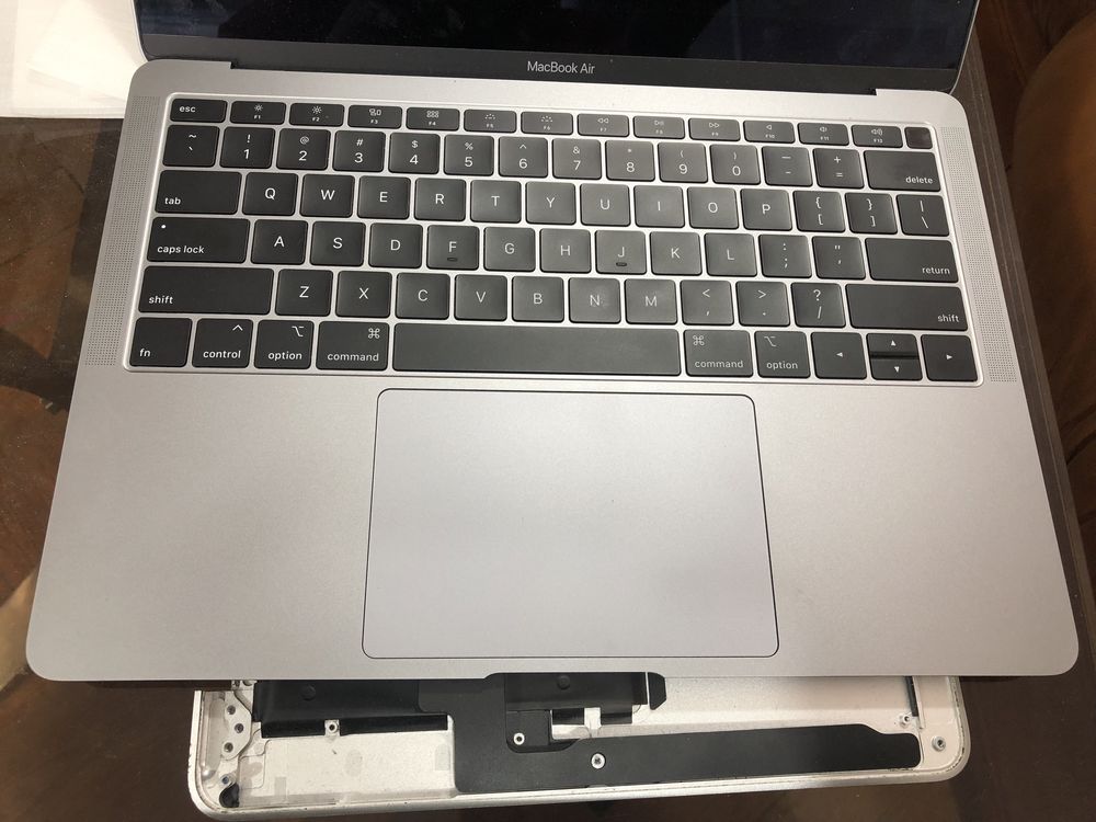 a1932 macbook lcd екран топкейс тачрад батарея