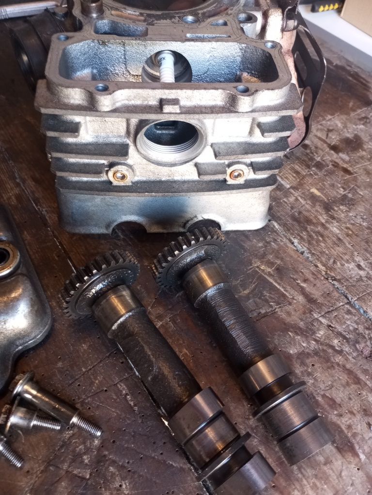 Głowica wałki rozrządu Kawasaki Vulcan VN 750 85 - 06r nr1.173