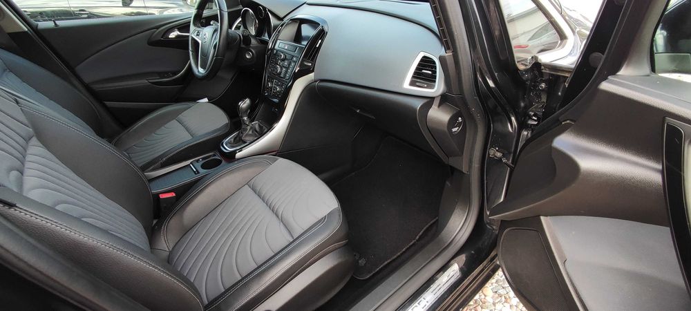 Opel Astra 1,4 benzyna Sports Tourer