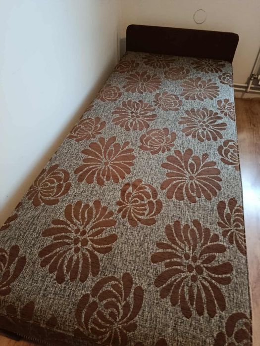 Sprzedam tapczany otwierane ze schowkiem – 7 sztuk