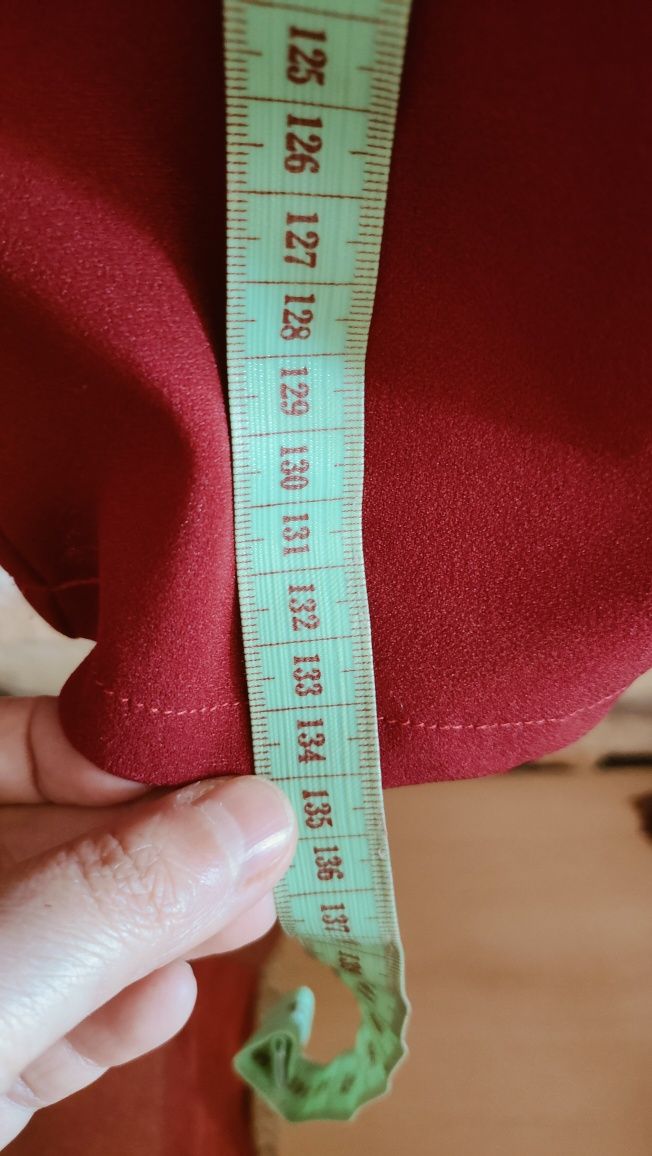 Macacão bordeaux com renda
