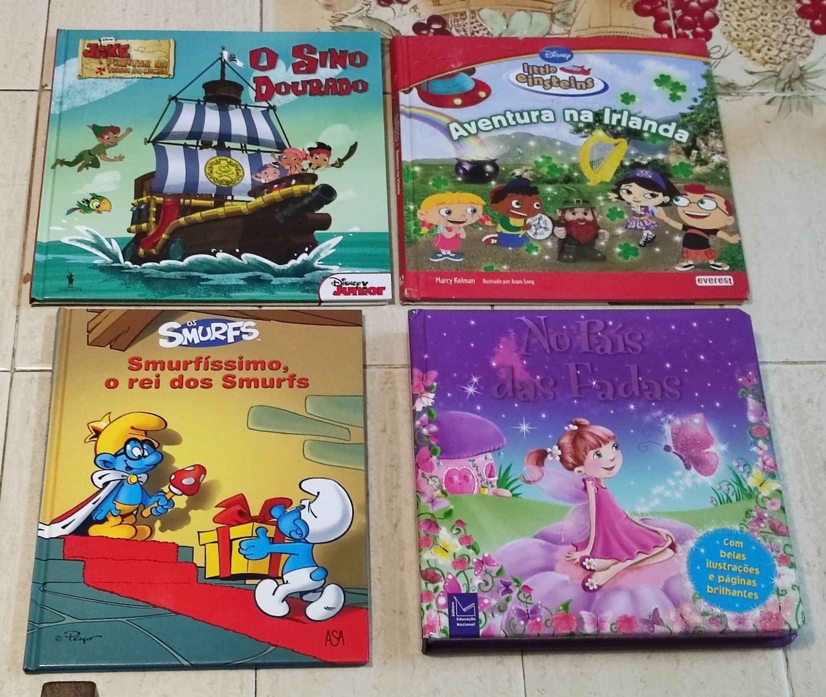 Vários livros para crianças