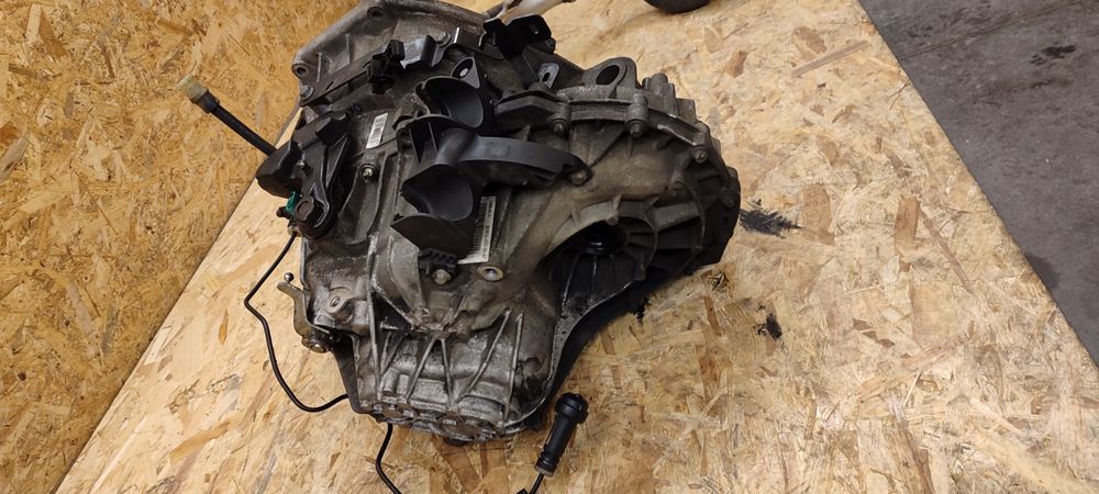 Renault Trafic III 3 Vivaro B talento 1.6 dci skrzynia biegów pf6050