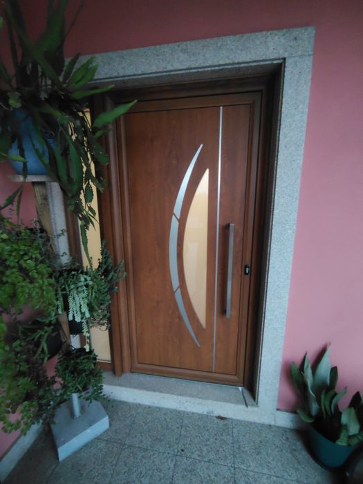 Caixilharia em Alumínio cor madeira