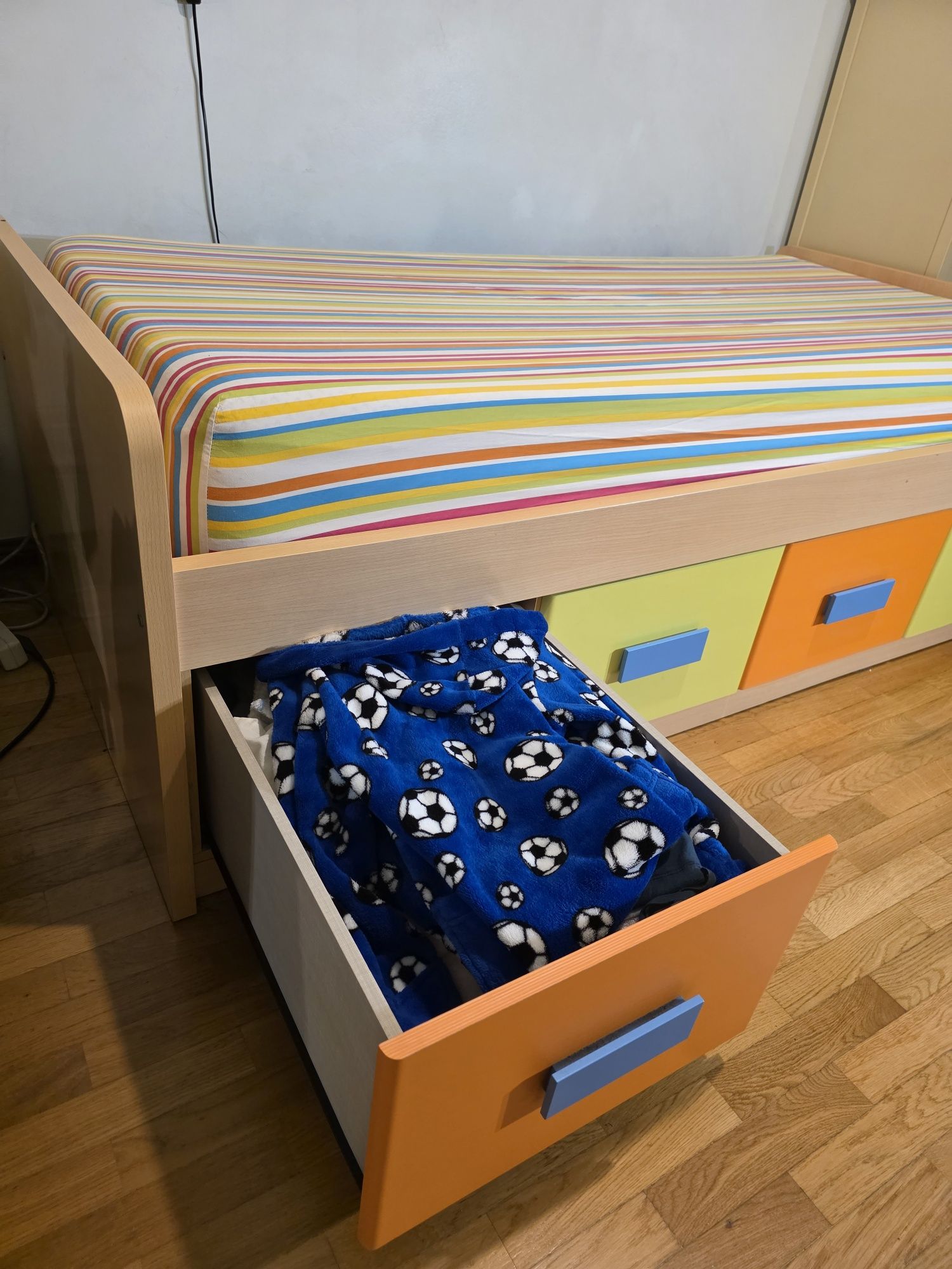 Cama de criança com 3 gavetões