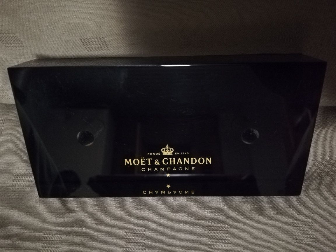 Moet & Chandon Base Acrílica