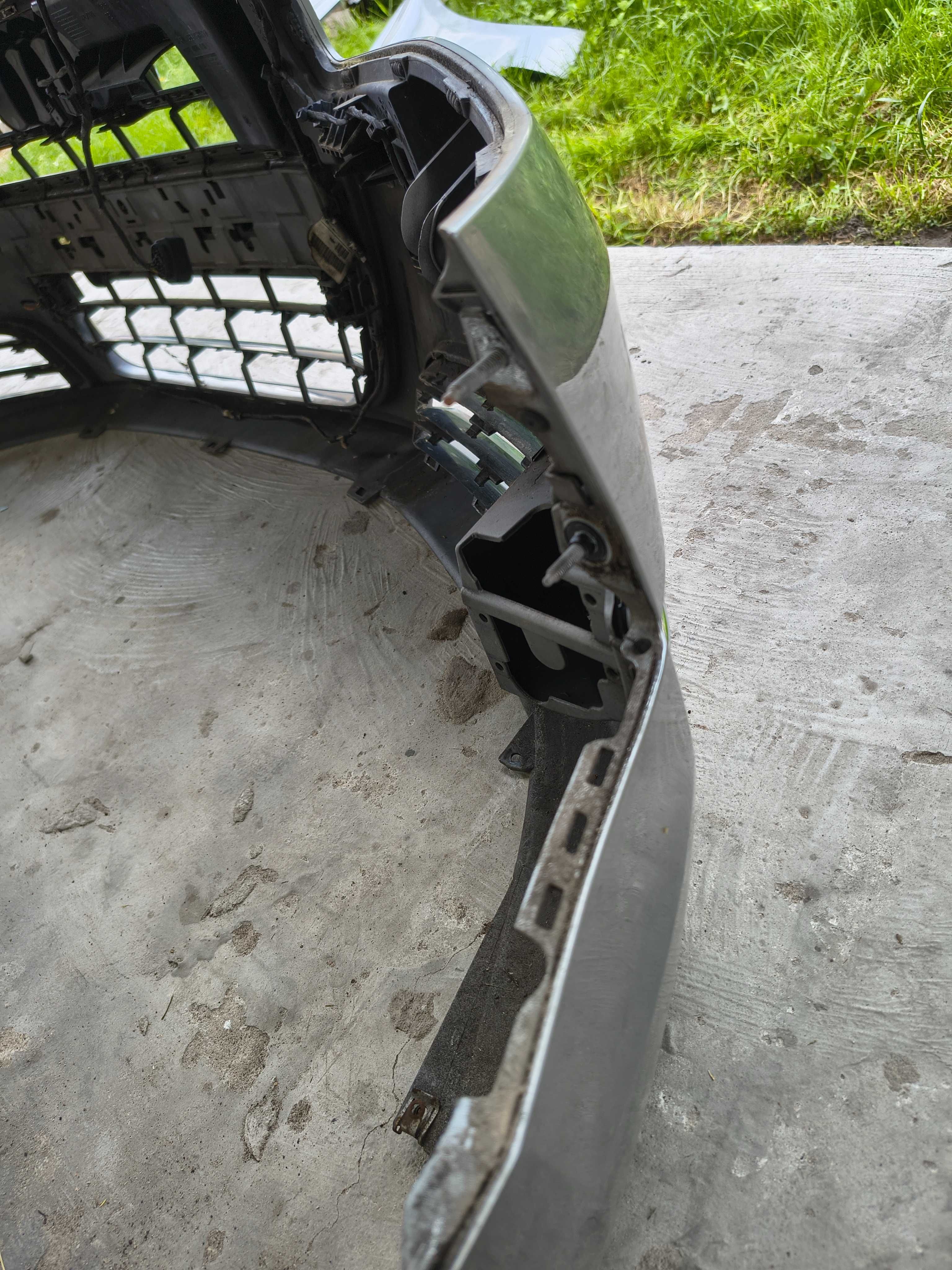 Audi A8 D4 zderzak przód przedni LY7G