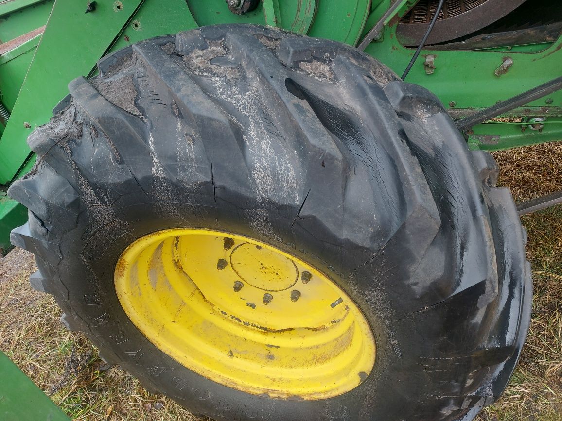 Комбайн John Deere 952 + січкарня + дві жатки