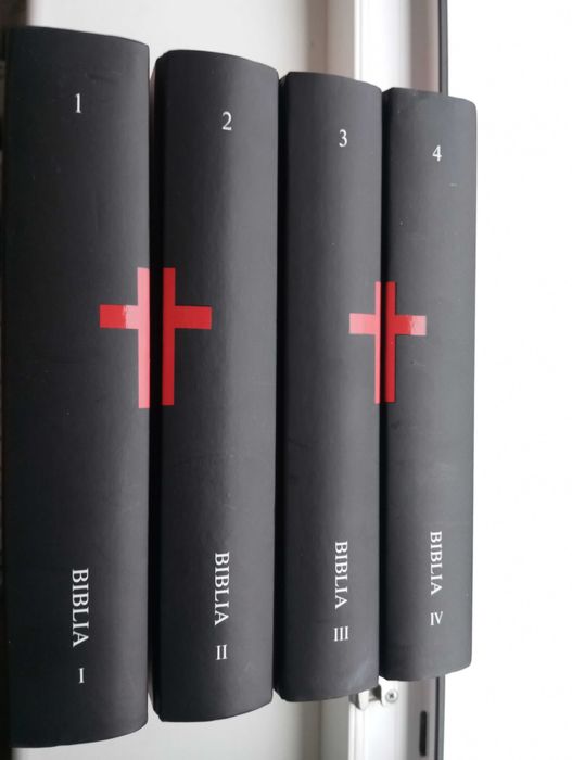 Biblia Poznańska czerwona. Pismo Święte Starego i Nowego Testamentu
