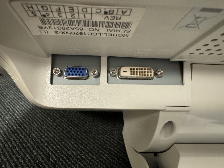 Monitor NEC 19 cali MultiSync LCD1970NX