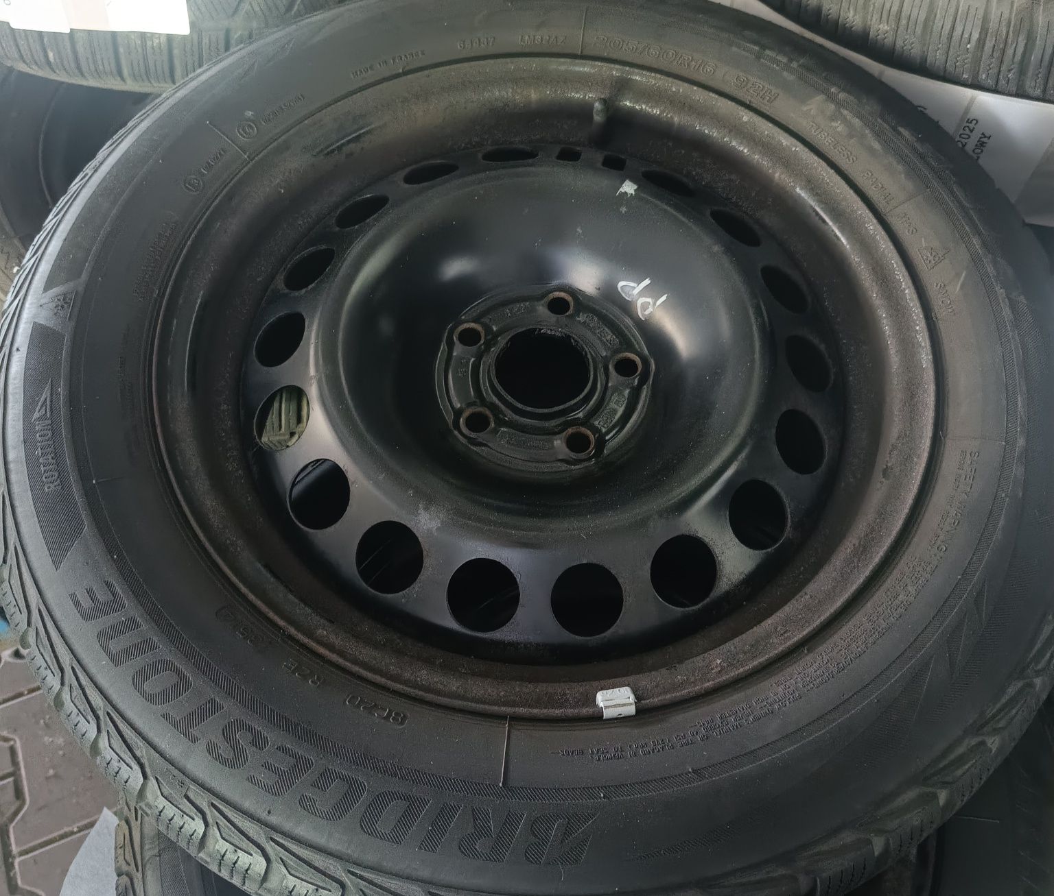 Felgi koła stalowe z oponami zimowymi 205/60/r16